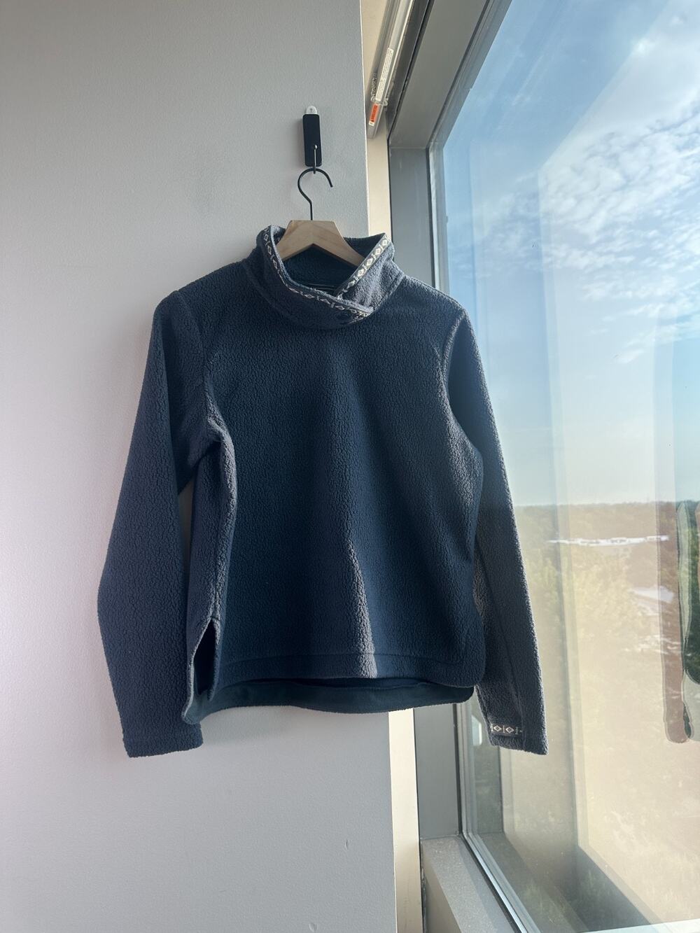 Kuhl Women Hygge Snap Pullover Ink Blue Fleece Crossover Ribbon Trim M